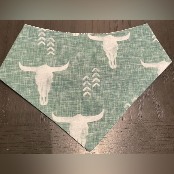Sage western skull/ cactus double sided Dog bandana - Picture 2 of 3